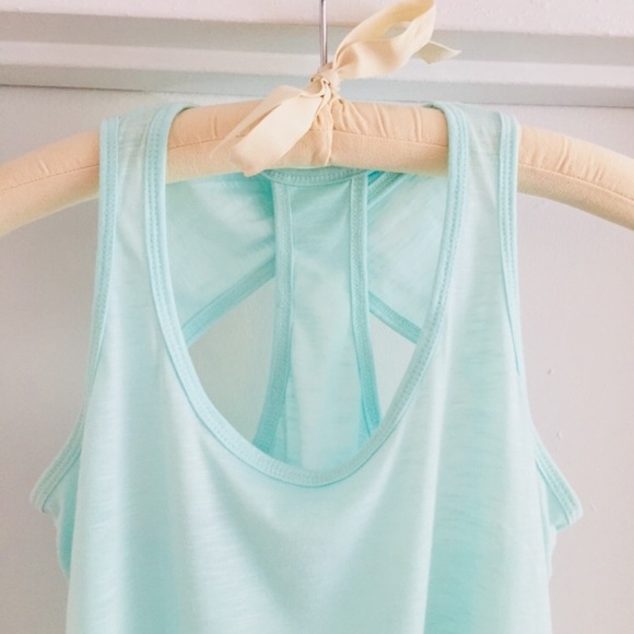 Sea Foam Green Cross Back Workout Tank Top XS - Picture 2 of 5